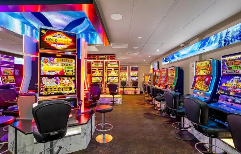 iGaming demo round reading with stake and balance labels